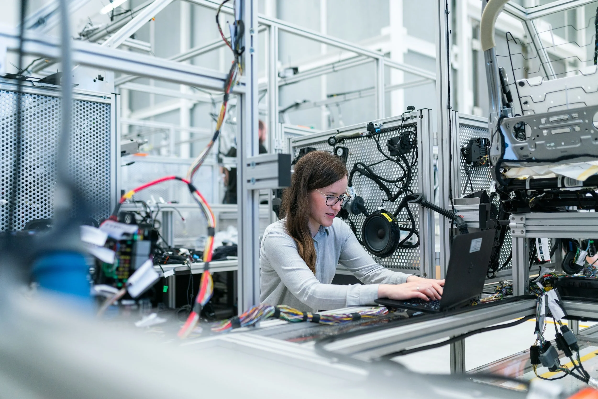 How Midsized Manufacturing and Industrial Companies Can Benefit from Modern Software by Partnering with a Software Development Firm